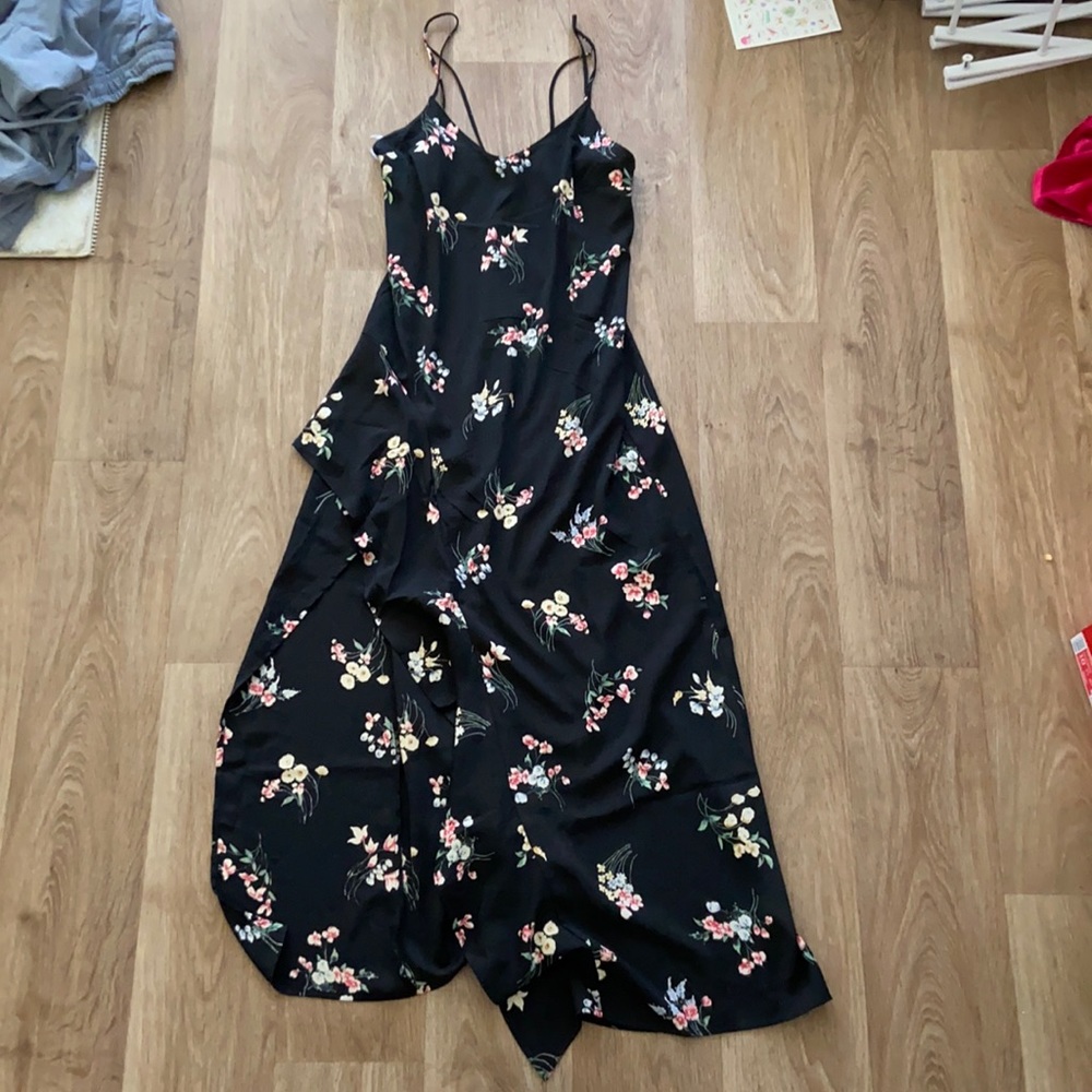 Floral maxi dress with spaghetti straps with a slit